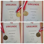 Urkunden und Medaillen